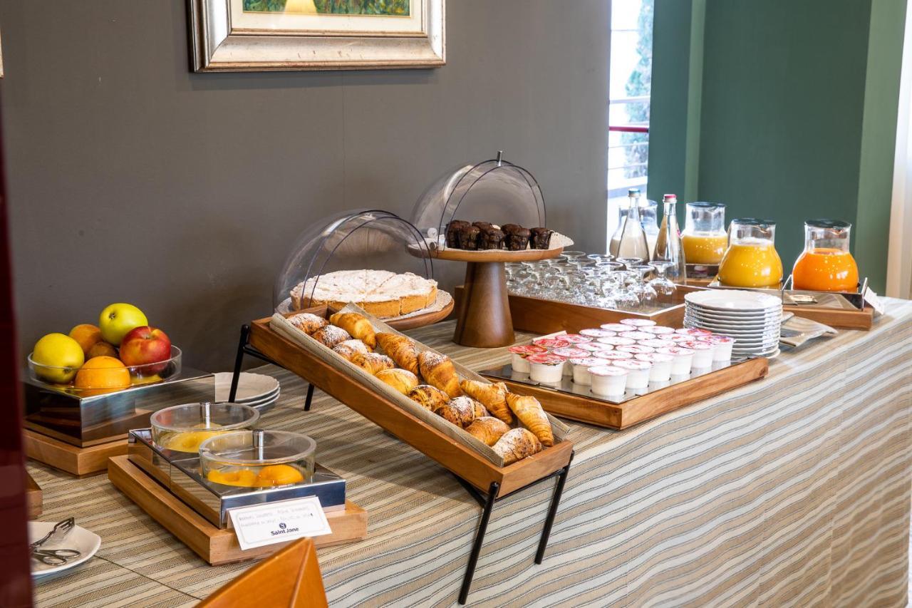 Hotel Vittoria Сондрио Екстериор снимка