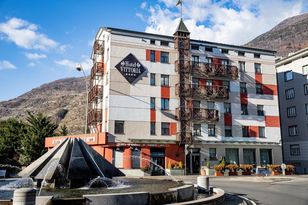 Hotel Vittoria Сондрио Екстериор снимка