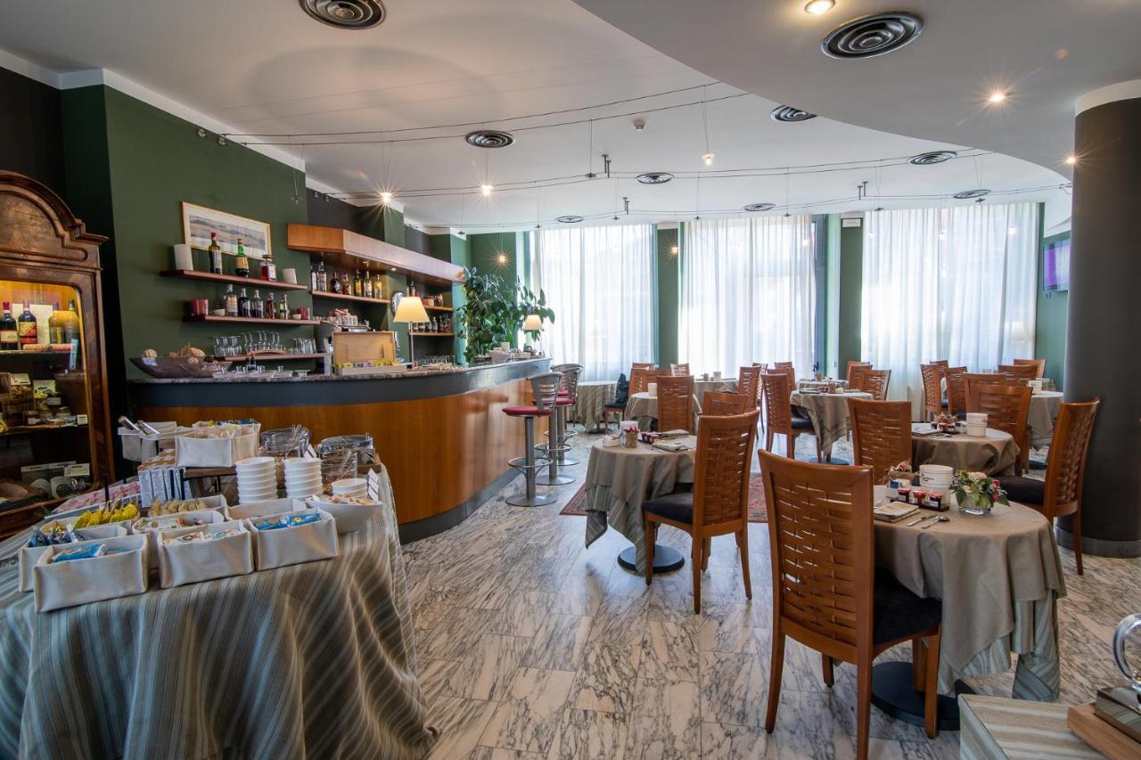 Hotel Vittoria Сондрио Екстериор снимка