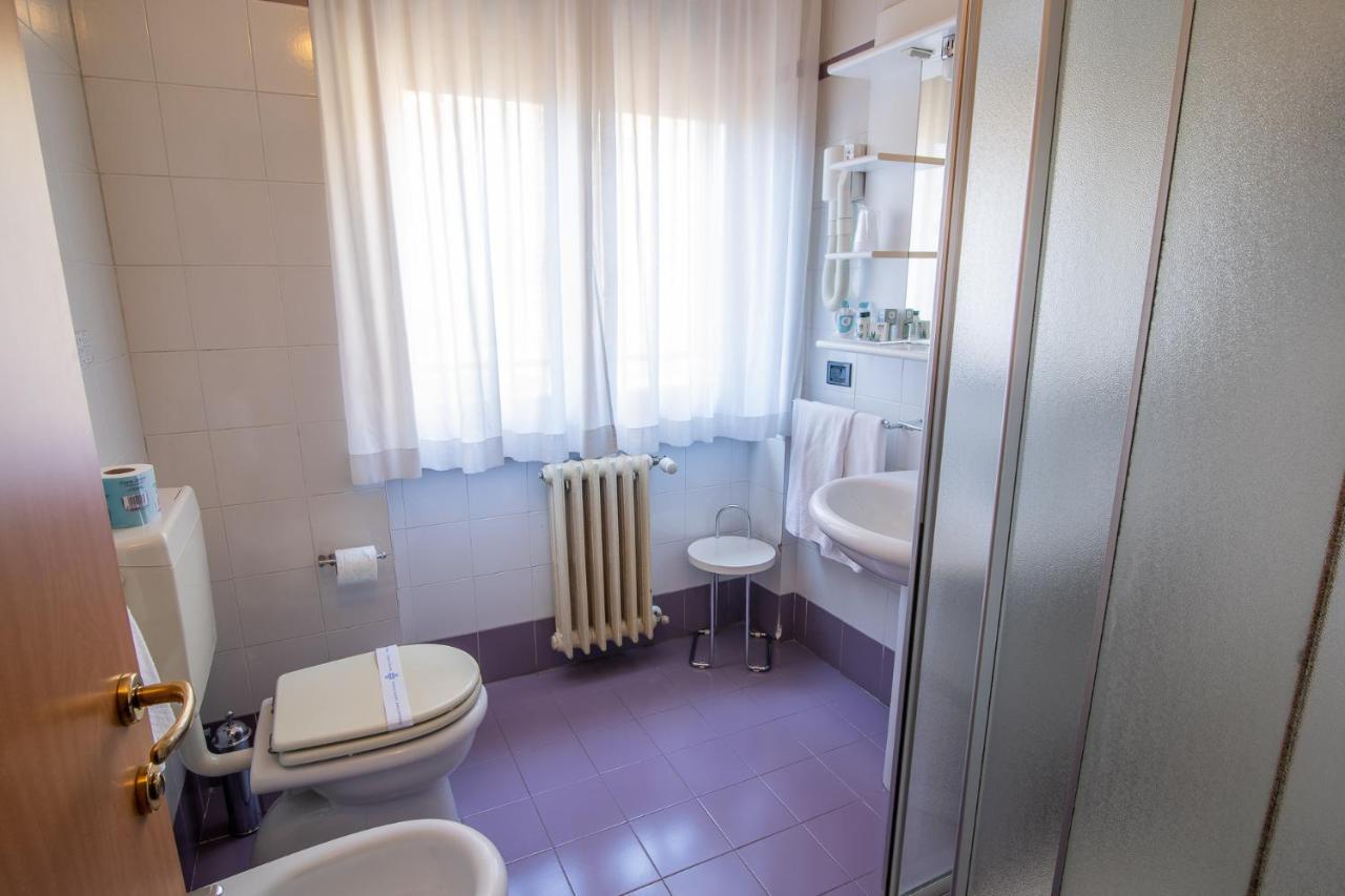 Hotel Vittoria Сондрио Екстериор снимка