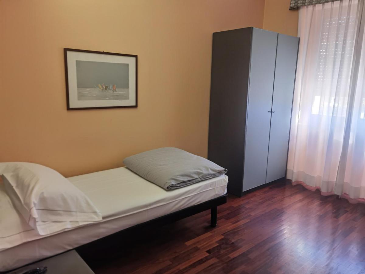 Hotel Vittoria Сондрио Екстериор снимка